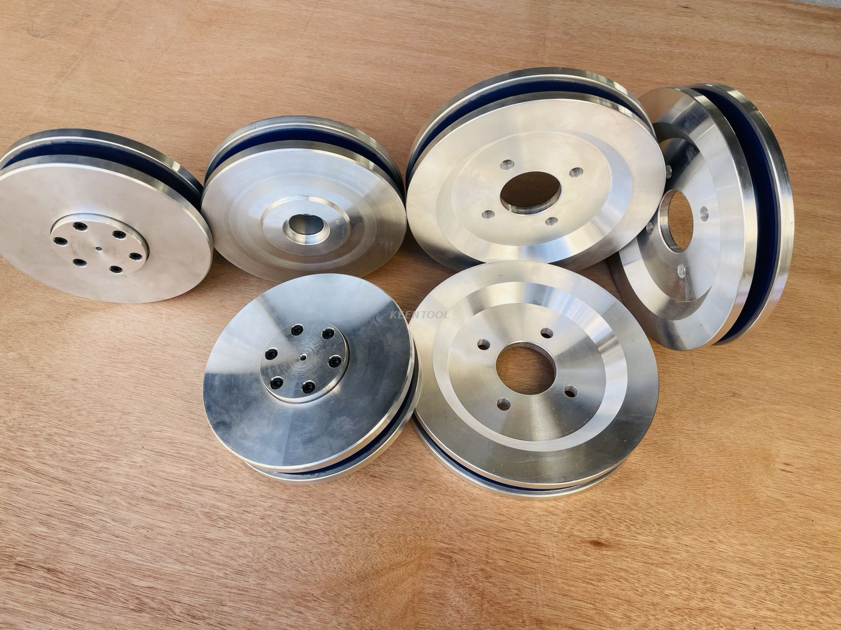 Flying Wheels And Driving Wheels for Wire Saw Machines
